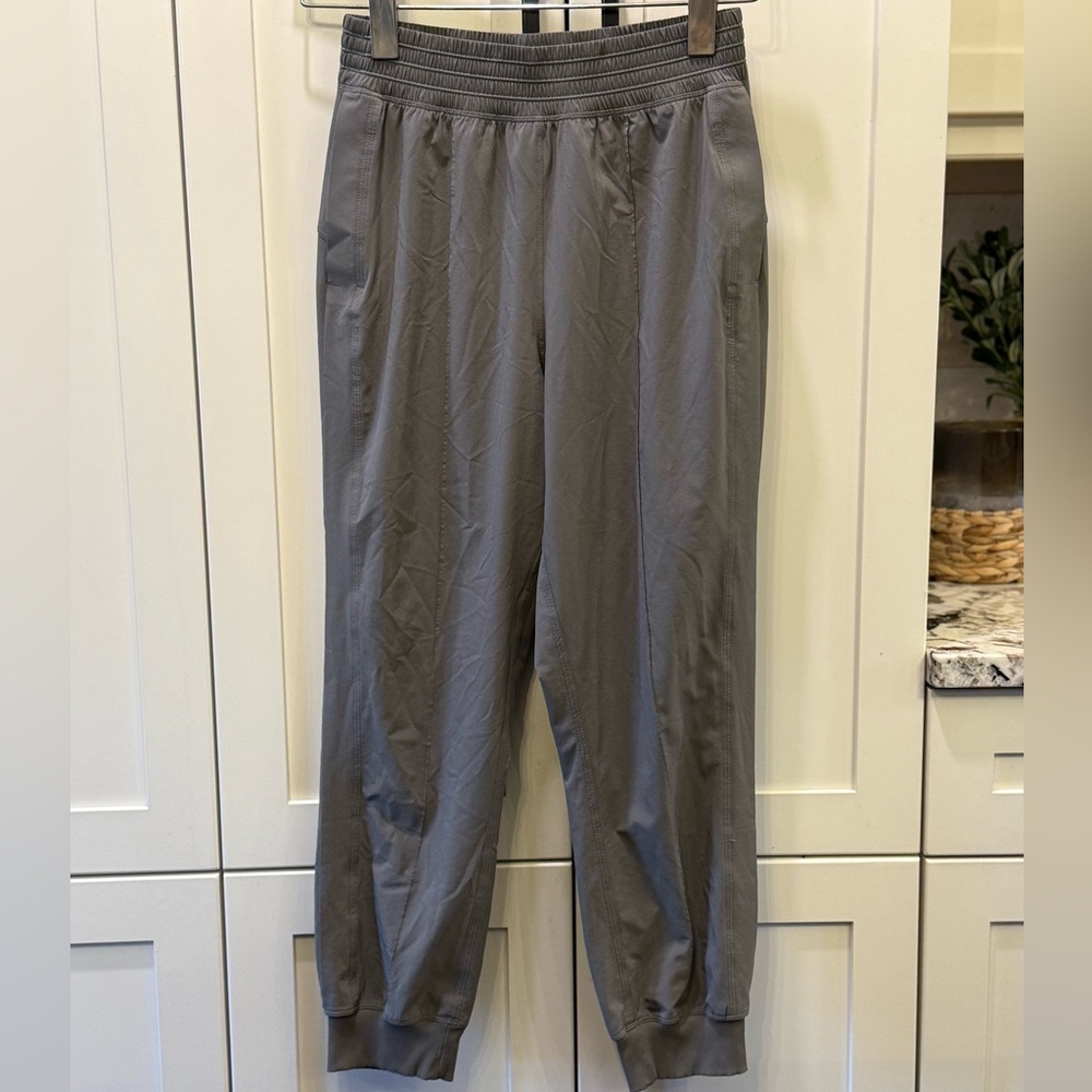 Lululemon Wanderer Cropped Jogger